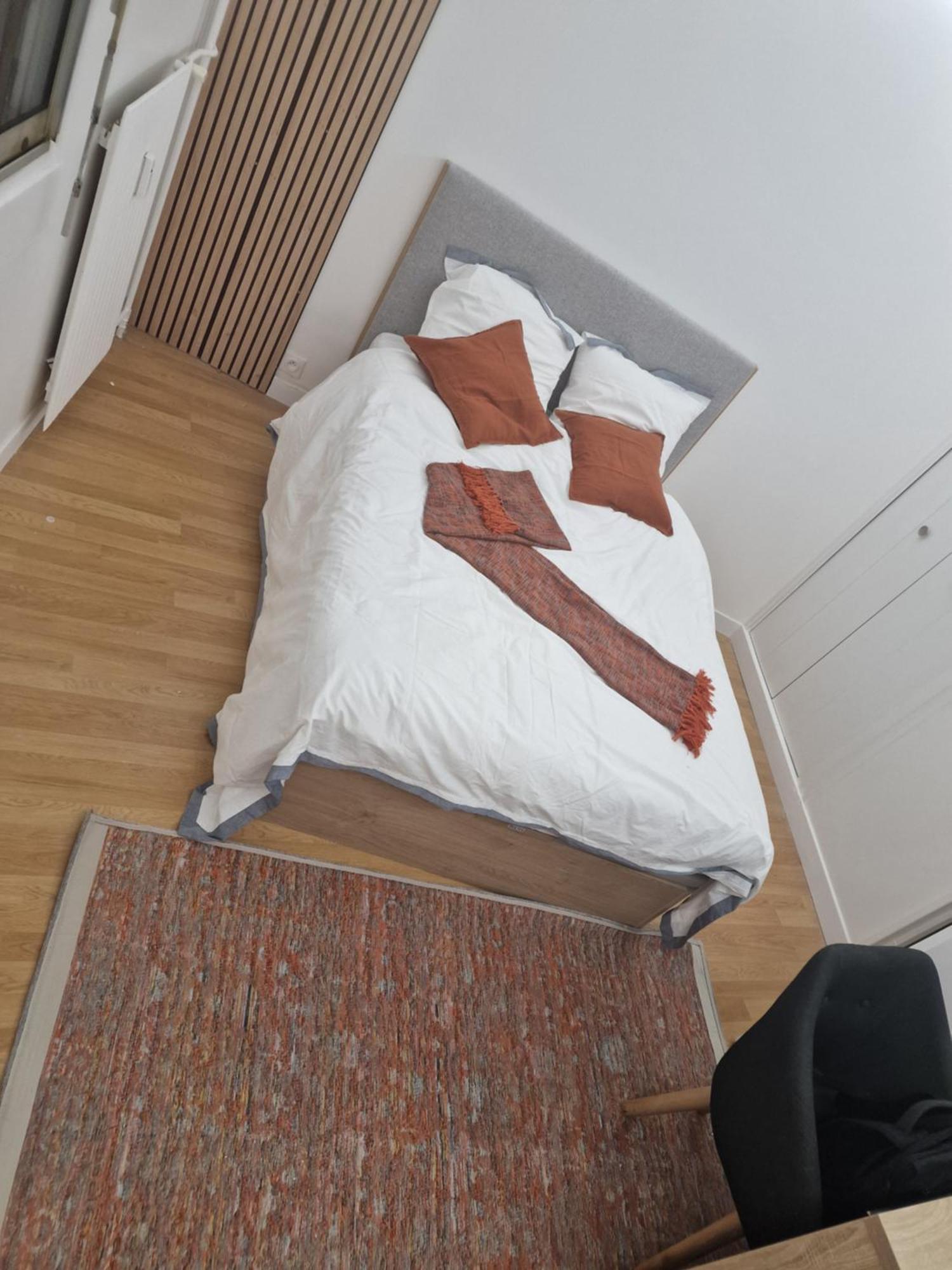 Une Chambre Dans Un Appartement - Luxary Calm Saint-Gratien  Ngoại thất bức ảnh