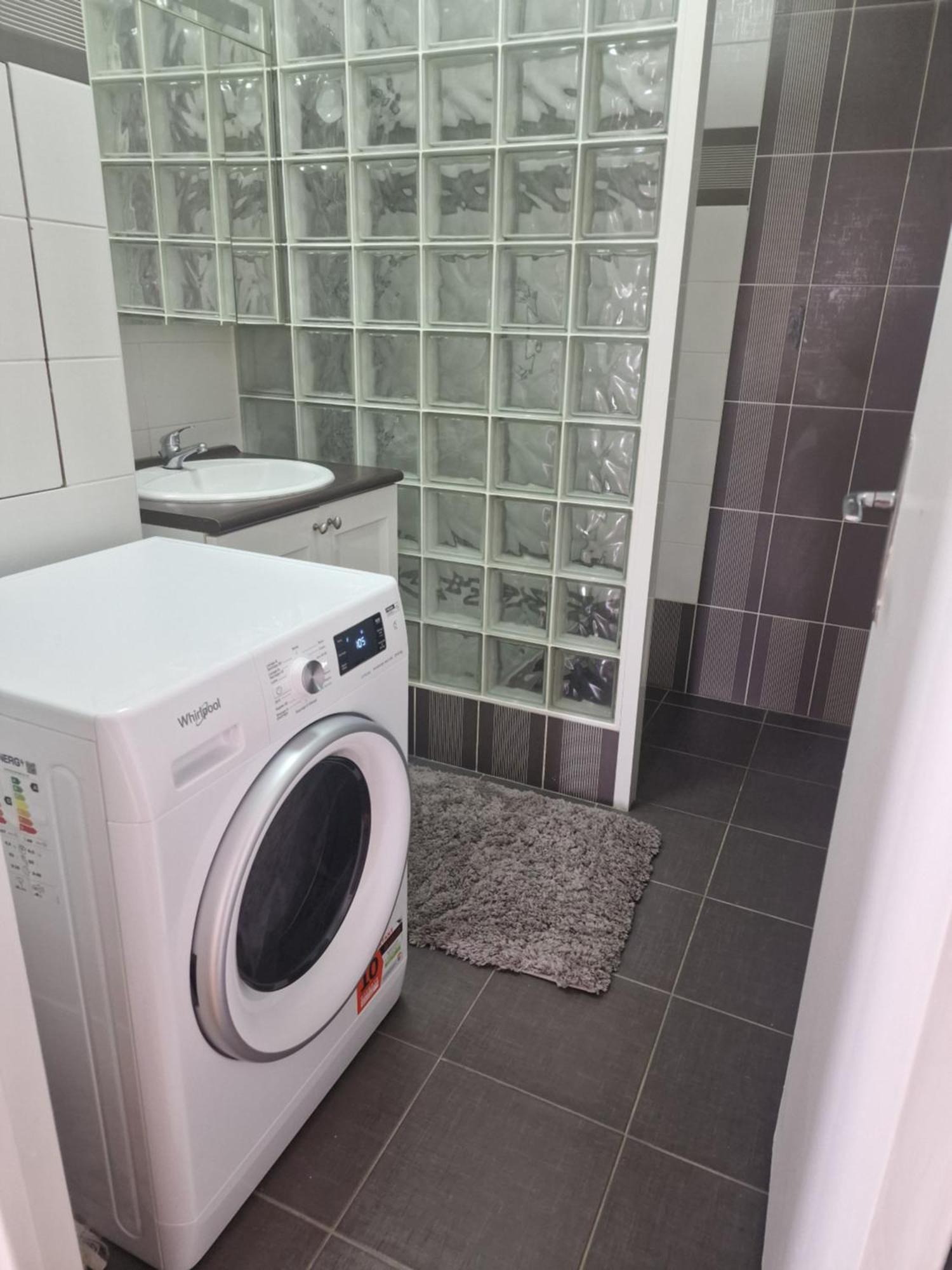 Une Chambre Dans Un Appartement - Luxary Calm Saint-Gratien  Ngoại thất bức ảnh